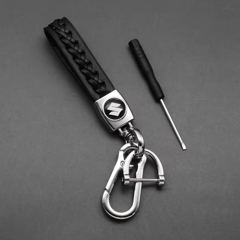 1Pc 3D Metal+Leather Car Styling Keychain for  Grand Swift Jimny Vitara Baleno SX4 Badge Emblem Key Rings Auto Accessories